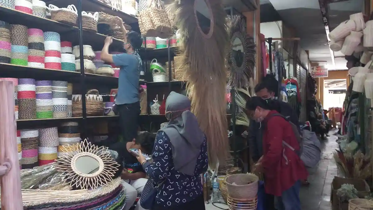 Penjual Dekorasi Rumah di Pasar Beringharjo Tuai Keuntungan di Masa Pandemi