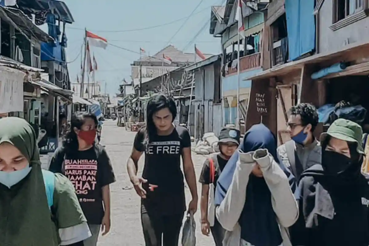 Geliat Suku Bajo dan Bugis di Pantai Utara Flores: Orang Bajo Kemewahannya Sampan