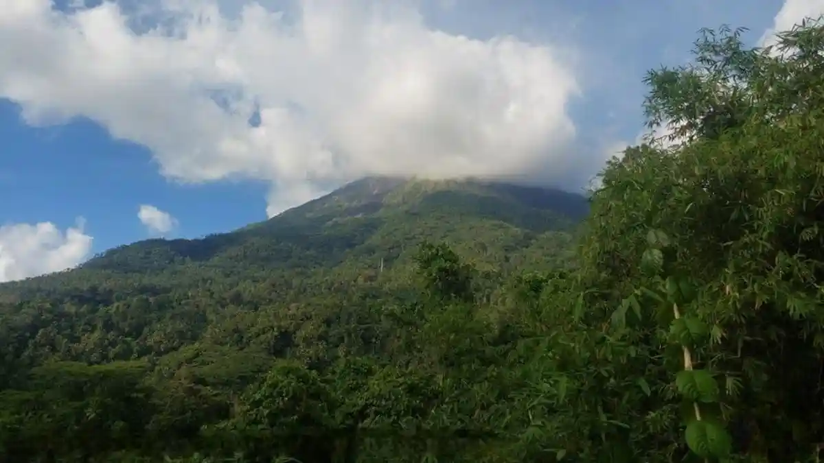 Breaking News, Aktivitas Gunung Karangetang Masih Waspada, Terpantau Guguran Lava dan Sinar Api