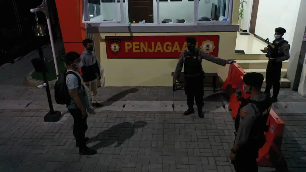 Paska Penembakan Terduga Teroris di Mabes Polri, Polisi di Gresik Siaga Pengamanan Mako