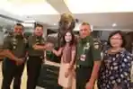 Asuransi Sinar Mas Serahkan Ambulan Ke RSPAD Gatot Subroto