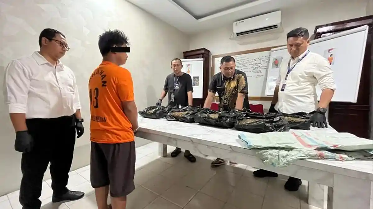 Sembunyikan 9 Kg Ganja di Semak Belukar, Bandar Narkoba Ditangkap Satresnarkoba Polrestabes Medan