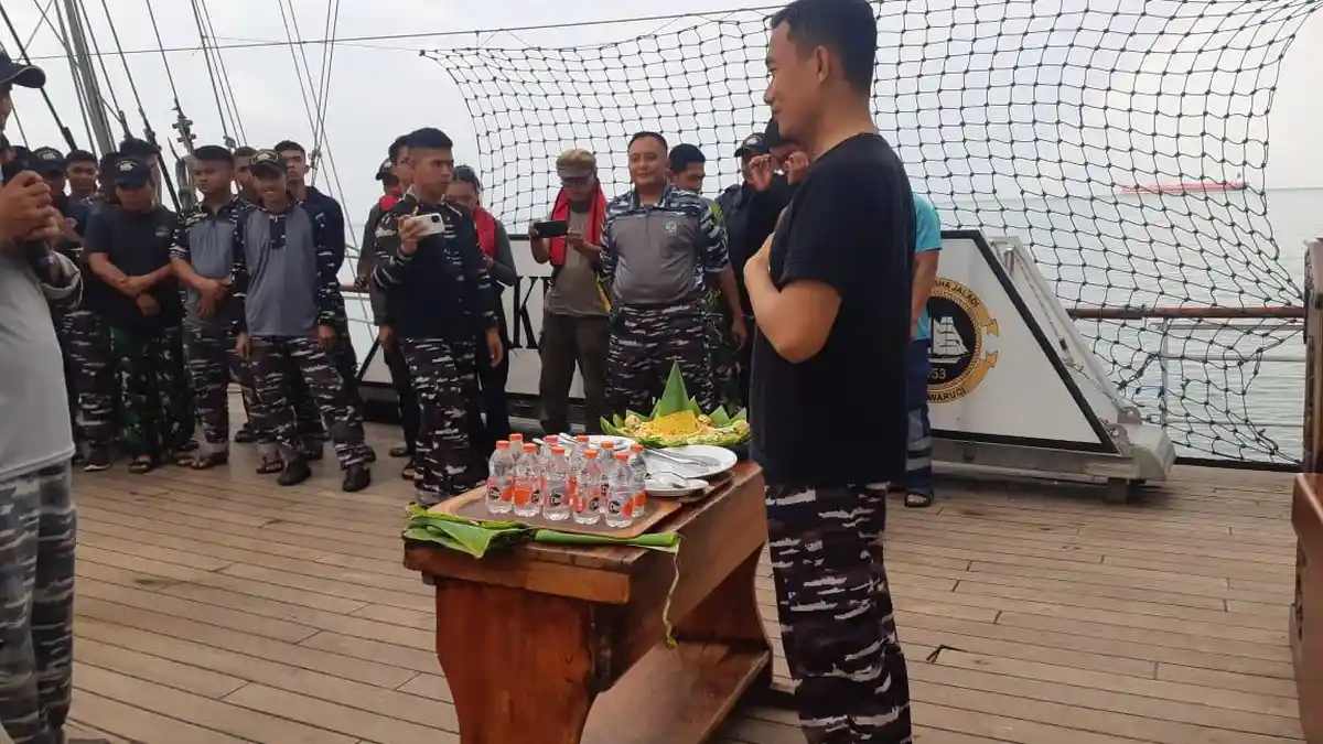 Hari Ke-13: Lego Jangkar Lagi Sehari Semalam, Bersiap Menyerbu Negeri Jiran