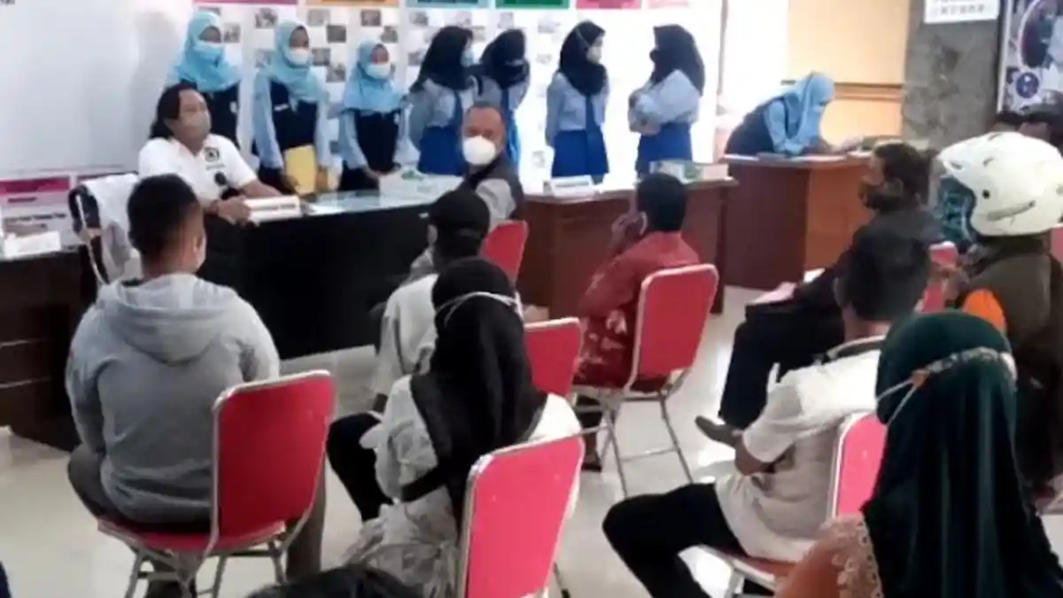 Perempuan di Tulungagung Menangis Memohon Agar Diperbolehkan Menggelar Hajatan, ini Alasannya
