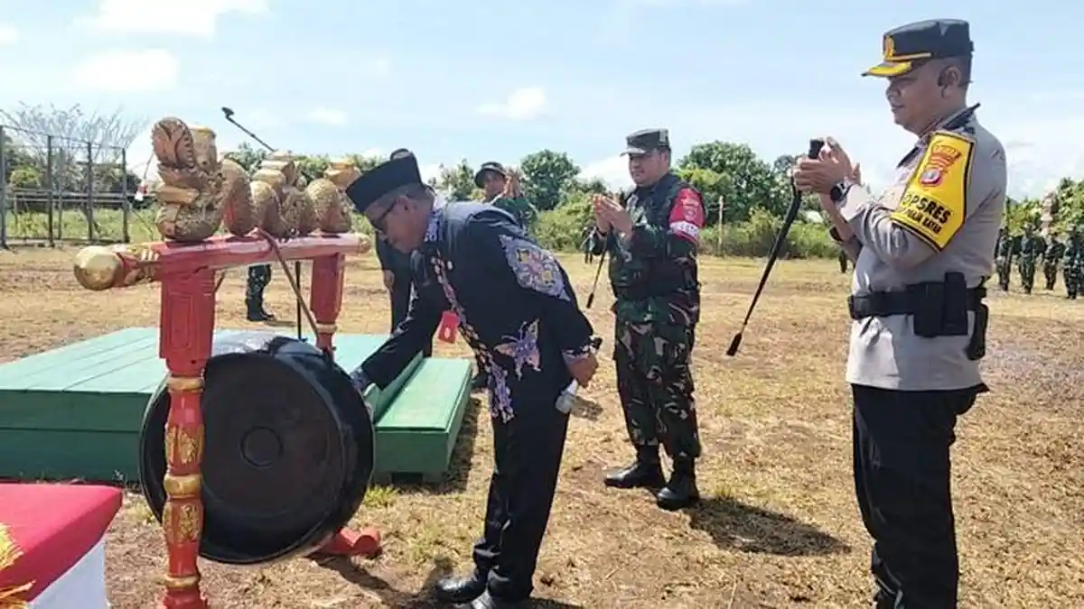 TMMD di KTT, Buka Badan Jalan Seluas 10 Meter di Desa Sebidai, Kodim 0914/TNT Libatkan 150 Personel