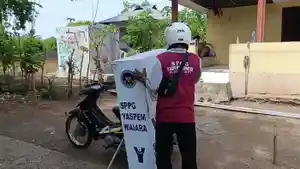 Salah-satu-petugas-Satuan-Pelayanan-Pemenuhan-Gizi-SPPG-Yayasan-Sosial-Pembangunan-Masyarakat.jpg