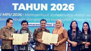 Gubernur-Jawa-Tengah-Ahmad-Luthfi-menandatangani-tiga-klaster-kerja1.jpg
