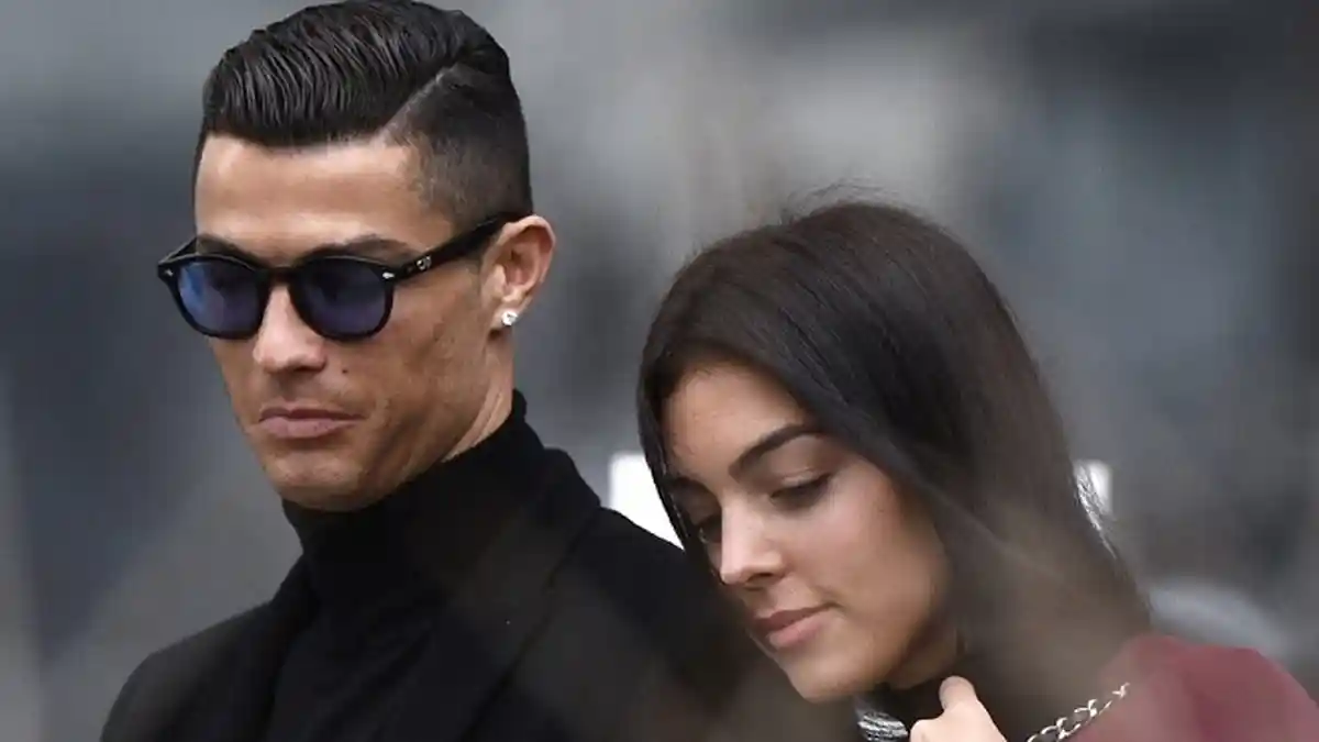 Keluarga Ronaldo Terharu Fans Liverpool Nyanyikan 'You Never Walk Alone'