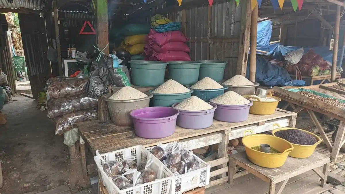 Harga Beras Takalar Tetap Rp12 Ribu, Pembeli Masih Sepi