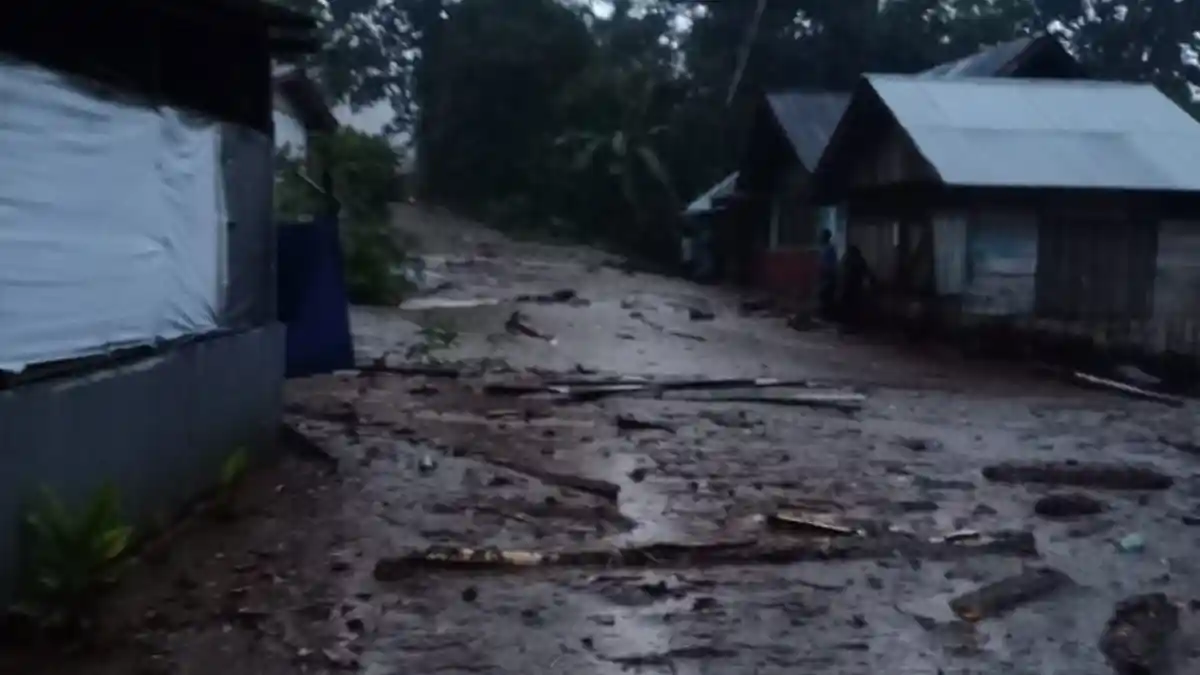 BREAKING NEWS: Longsor Melanda Jorong Pantas Agam, 2 Rumah Warga Dilaporkan Rusak