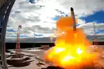 momen-peluncuran-rudal-balistik-antar-benua-rs-28-sarmat-milik-rusia-yang-dijuluki-satan-2.jpg