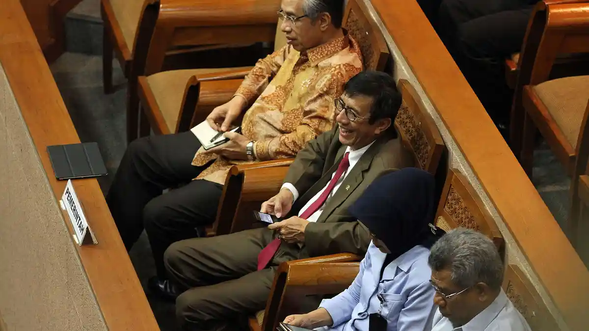 Anggota DPR dari KIH dan KMP Sidang Bersama, Fahri Hamzah Tak Hadir