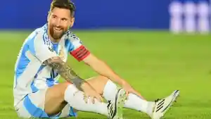 Ekspresi-penyerang-Argentina-Lionel-Messi-saat-melawan-Paraguay.jpg
