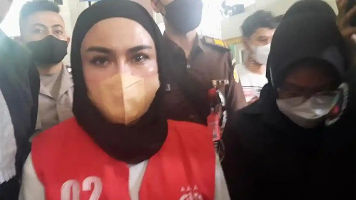 Medina Zein Menangis, Bantah Keterangan Saksi hingga Sebut Tak Kenal Marissya Icha 