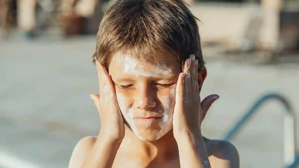 Mengapa Sunscreen Menjadi Langkah Terpenting dalam Skincare Pagi?