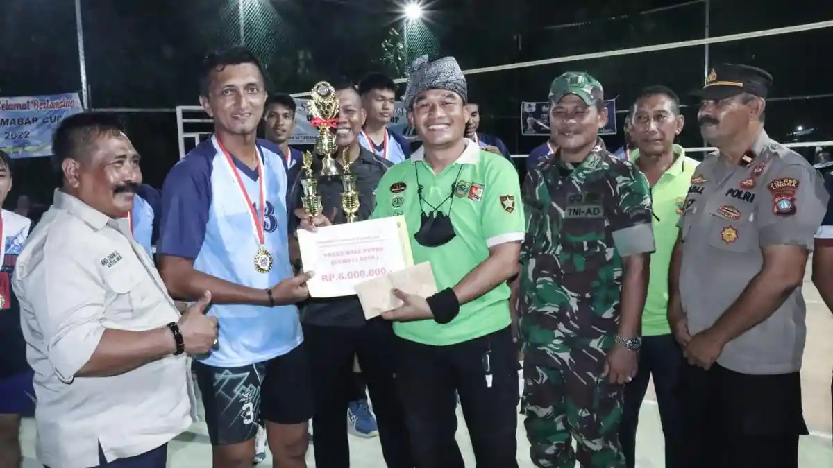 Tim Bola Voli Mamut Juarai Turnamen di Desa Baran Lingga