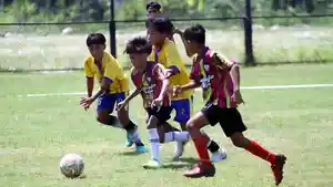 turnamen-sepak-bola-pelajar-yang-digelar-PSSI-Lamongan-Jatim.jpg