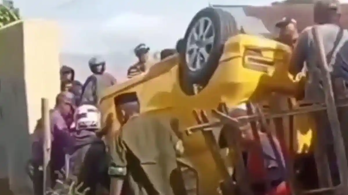 HEBOH Perampok Pakai Mobil Perwira Polisi di Sulsel, Warga Mengamuk Hancurkan Kendaraan