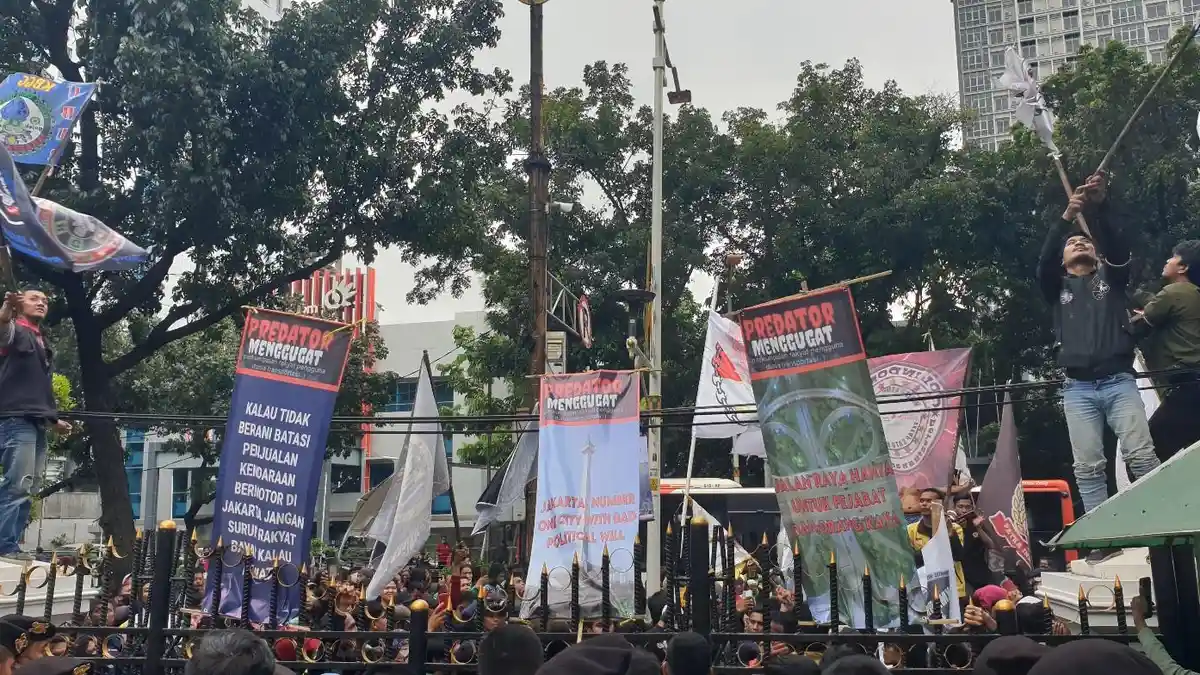 Demo Tolak Jalan Berbayar, Massa Ojol Singgung Program Anies Baswedan yang Jadi Biang Macet