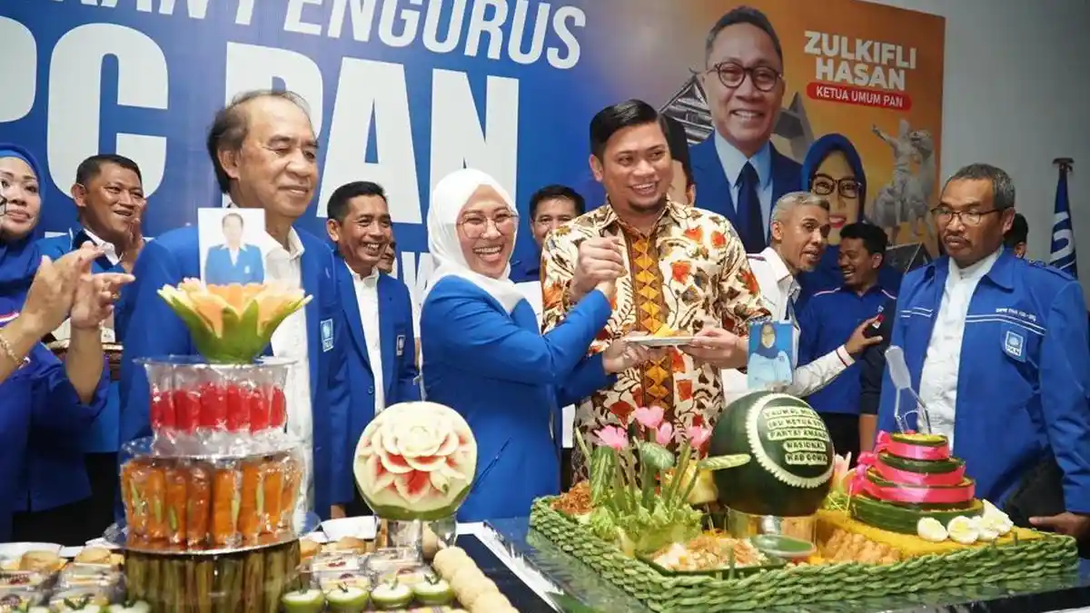 Husniah Talenrang Rayakan Ultah ke-46 di Acara Pelantikan Pengurus DPC PAN se-Gowa