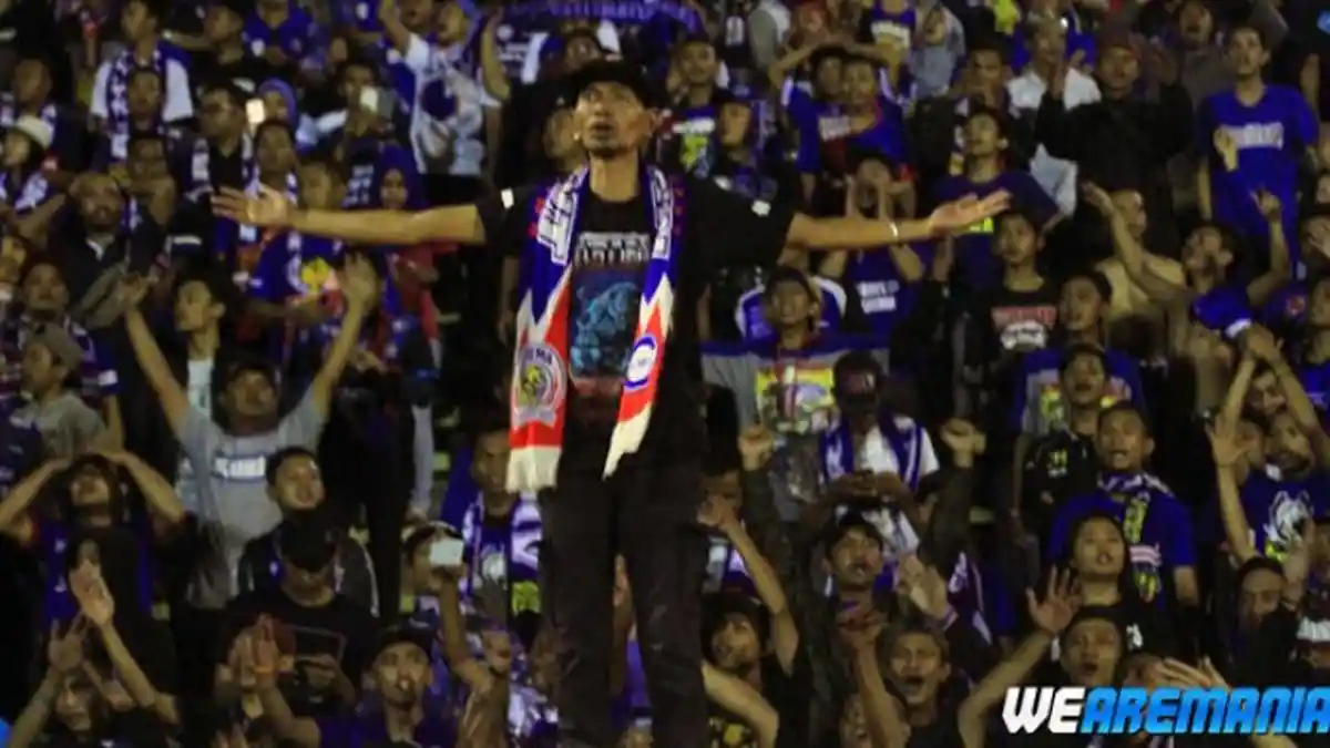7 Fakta dan Profil Yuli Sumpil Sang Dirijen Aremania: Awal Mengenal Arema dan Jadi Suporter Terbaik