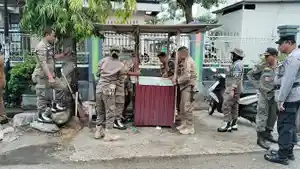 Pemda-Parigi-Moutong-Tertibkan-PKL-di-Depan-RSUD-Anuntaloko-Parigi.jpg