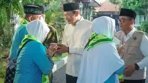 jemaah-haji-di-Lamongan-Jatim-1162026.jpg