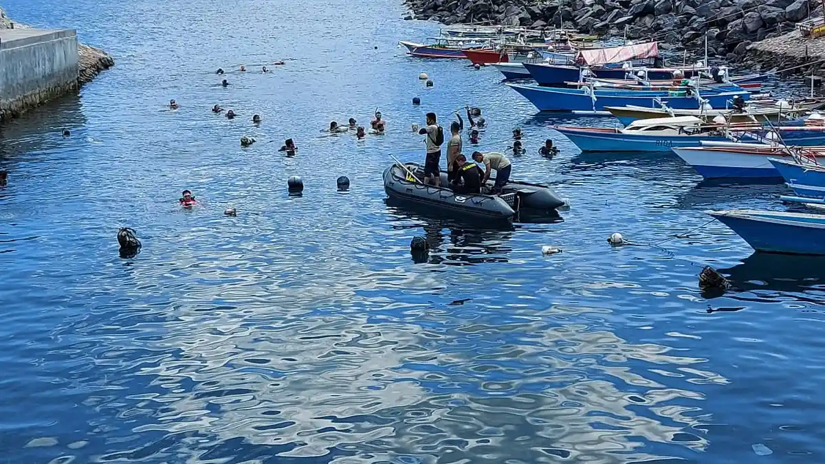 Lantamal VIII Bersama Pecinta Diving Bersihkan Bawah Laut Kawasan Megamas Manado