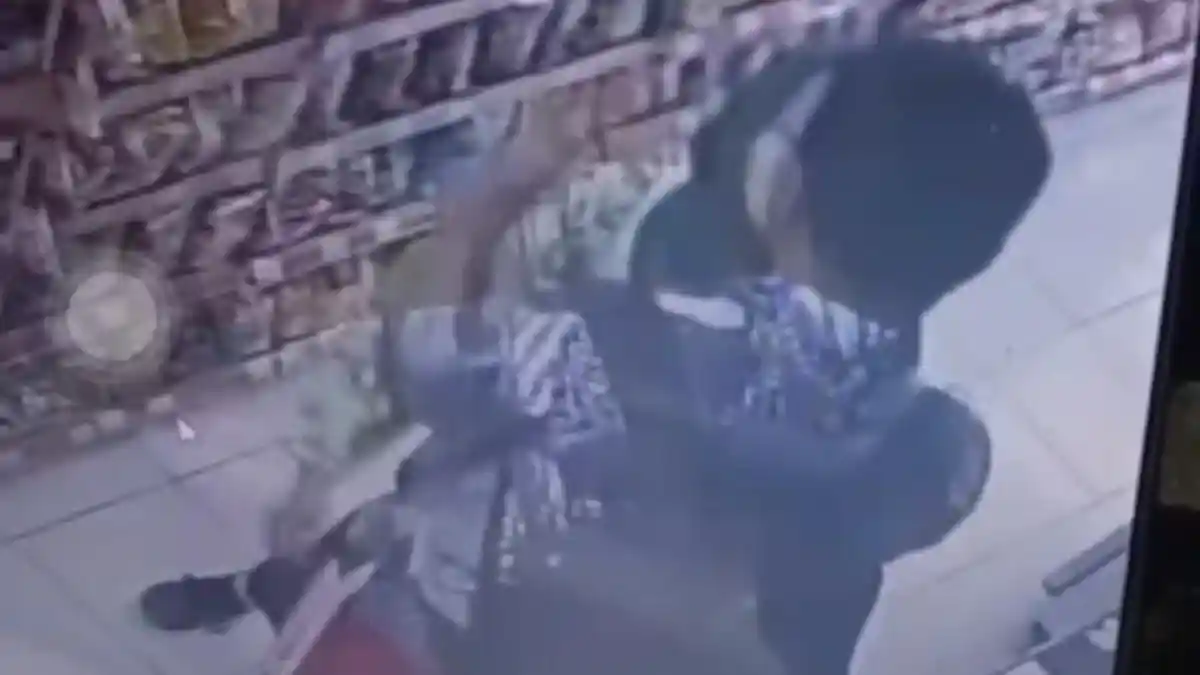 Pelajar SMK Tepergok Bermesraan di Dalam Minimarket, DPRD Panggil Kepsek