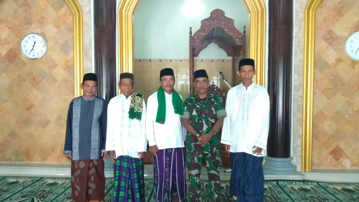 Selain Bangun Jalan, Satgas TMMD di Gresik Juga Sowan ke Tokoh Agama Desa Sirnoboyo, Benjeng