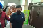 Diamankan-Wakil-Bupati-PALI-Iwan-Tuaji-Tiba-di-Gedung-Kejati-Sumsel-Tak-Mau-Bicara-Saat-Tiba.jpg