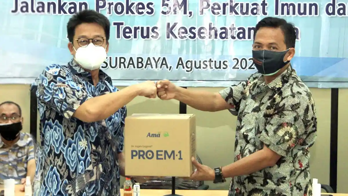 Bantu Penanganan Covid-19, Produsen Probiotik Cair Serahkan 168 Botol ...