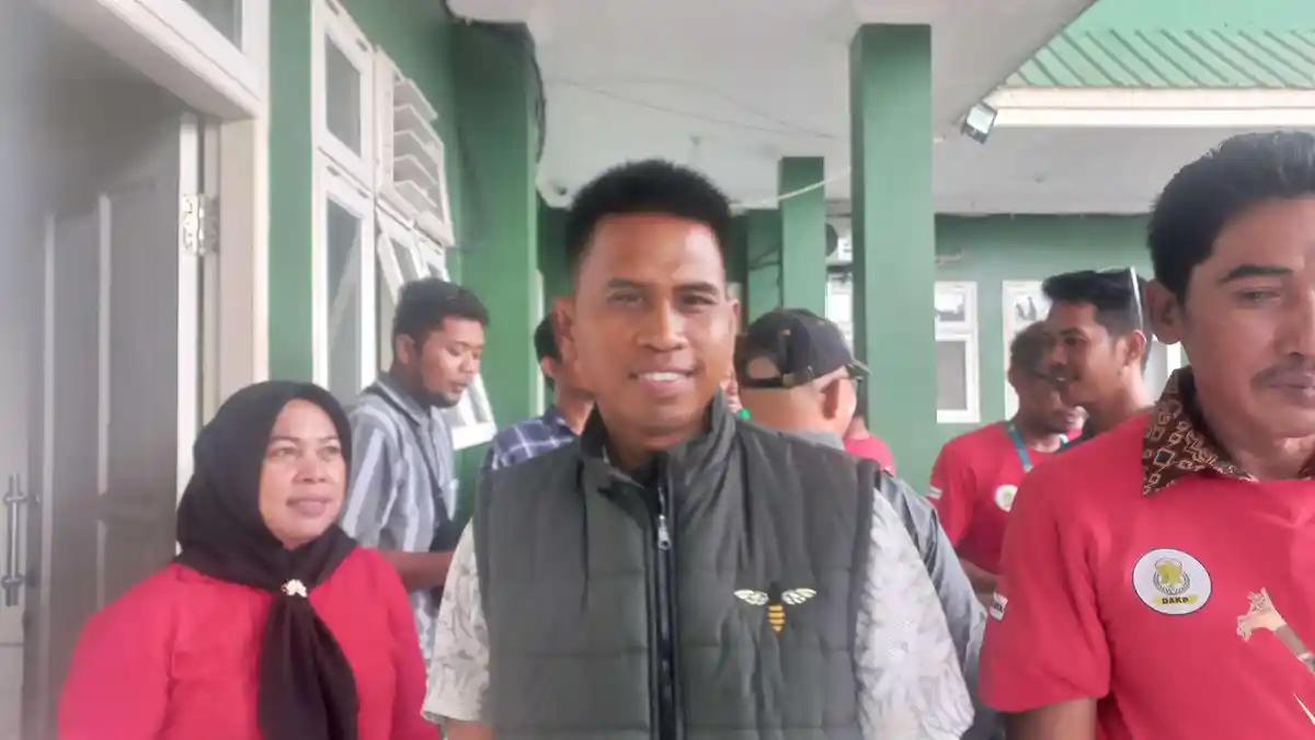 Sutomo Jabir Bakal Calon Walikota Bontang Pertama Mengembalikan Formulir Penjaringan PKB