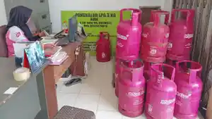 Tabung-LPG-55-kilogram-di-sebuah-agen-di-Kecamatan-Kaliwates-Jember.jpg