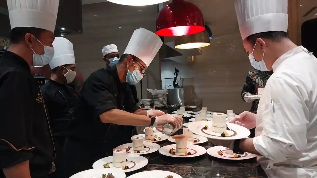 Sambut Natal dan Tahun Baru 2023, Ini Deretan Hidangan Lezat di Hotel Tentrem Semarang