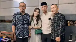 Rakaya-Ayu-Ting-Ting-Muhammad-Fardhana-Ayah-Rozak.jpg