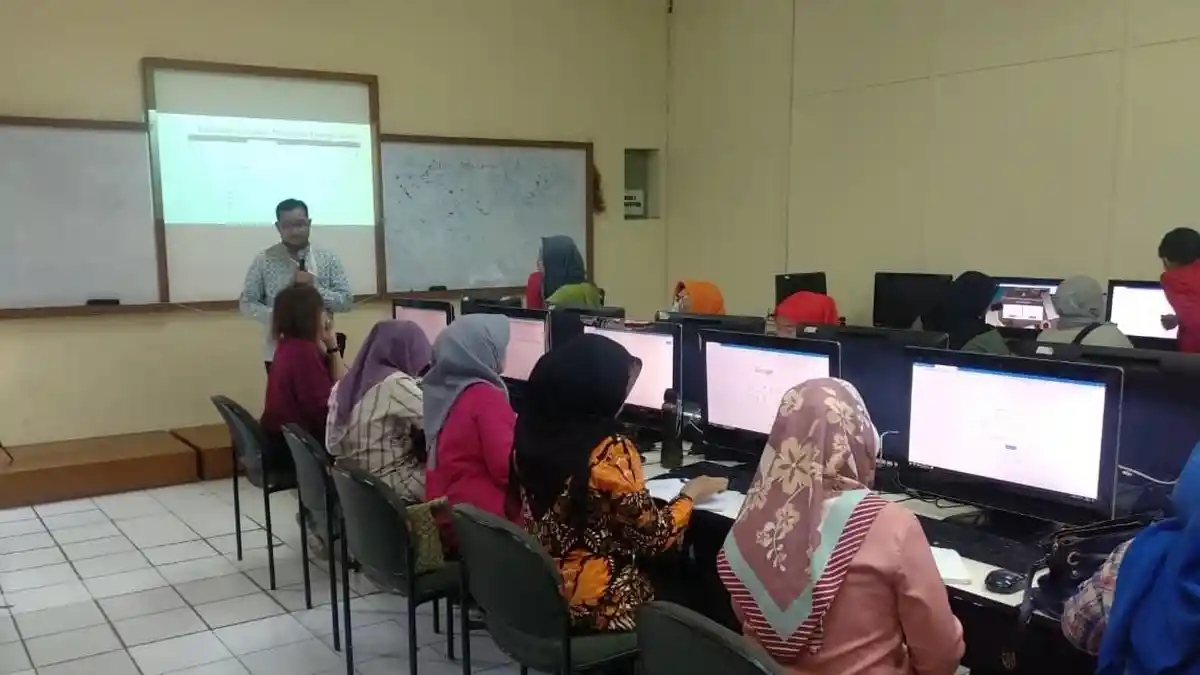 Edukasi Digital tentang Ekosistem Google untuk Tingkatkan Kualitas Hidup Warga