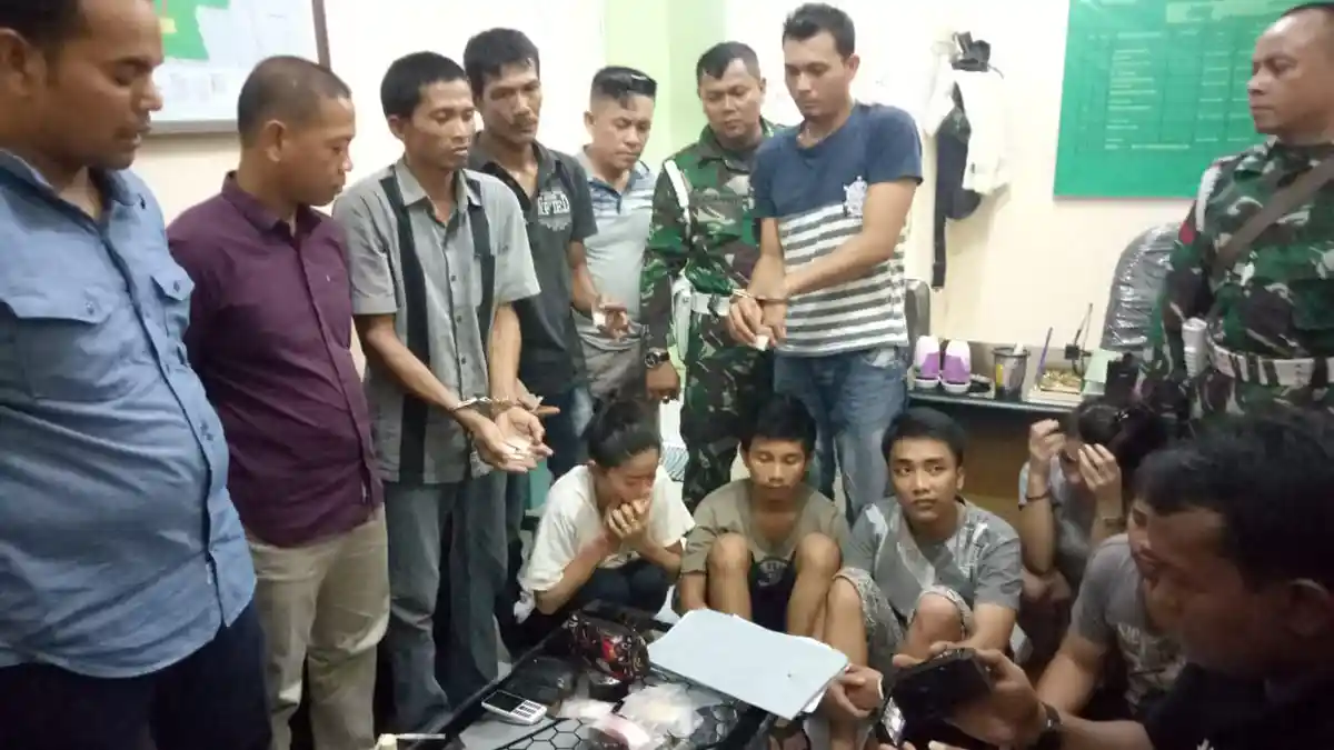 Inteldim Langkat Amankan Dua Wanita Pelayan Cafe dan Enam Pria Pelaku Jaringan Narkotika
