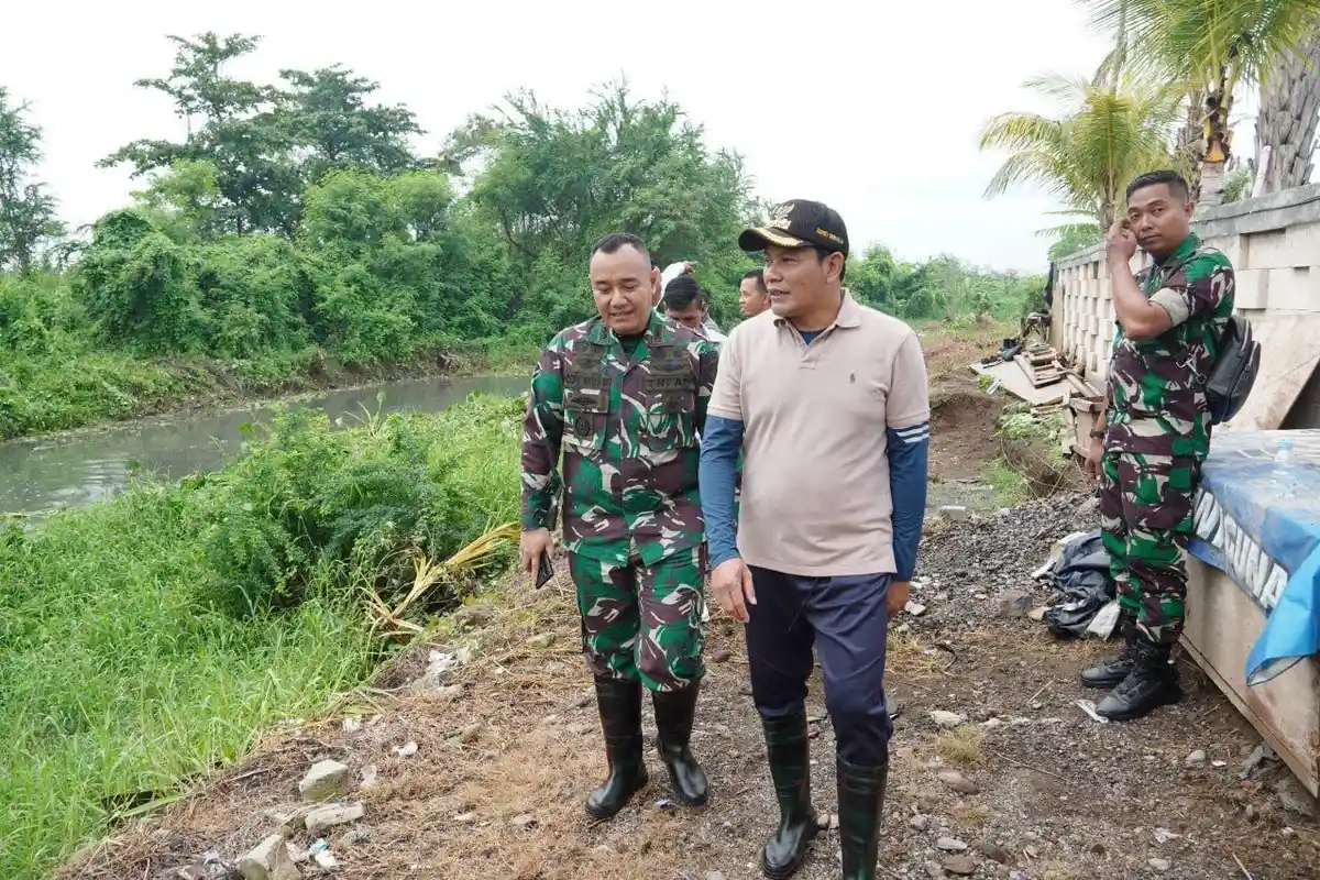 Serentak, Kerja Bakti Bersih-bersih Sungai di Sidoarjo