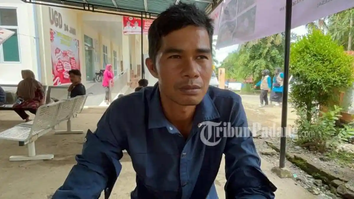 Tiga Hari Berendam Lumpur, Ibnu Riaga Cari Istri dan Anak Bungsu Hilang ...