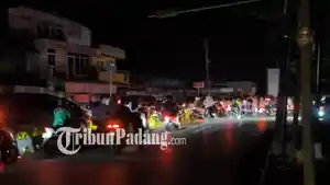 PADAM-Arus-lalu-lintas-di-Simpang-Alai-Kecamatan-Padang.jpg