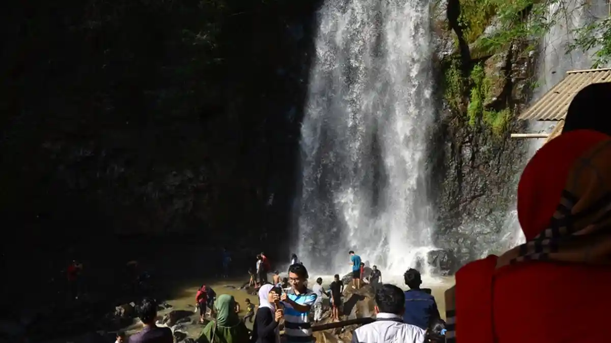 Curug Cinulang Objek Wisata Favorit di Timur Bandung