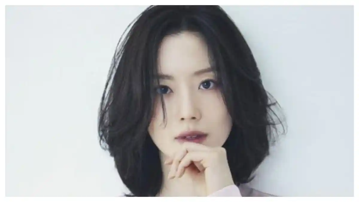 Moon Chae Won Bergabung dengan Blitzway Studio, Tampilkan Foto Profil Baru yang Memukau!