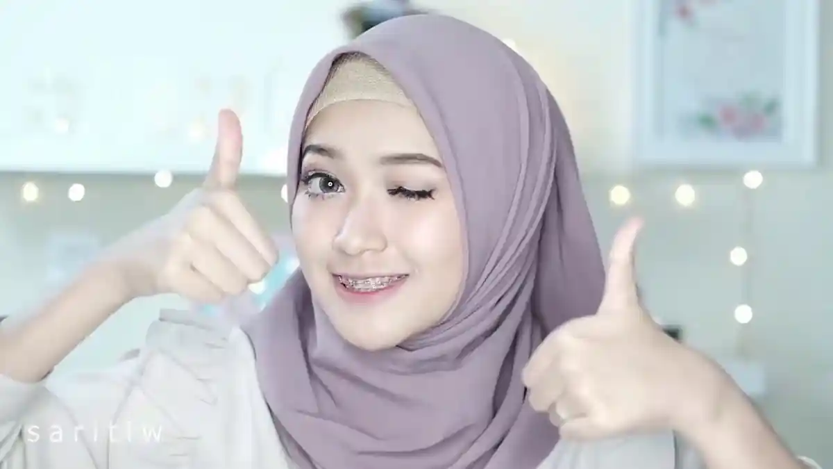 Tutorial Hijab Lebaran 2020, Simak 5 Gaya Hijab Menutup Dada Ala Saritiw