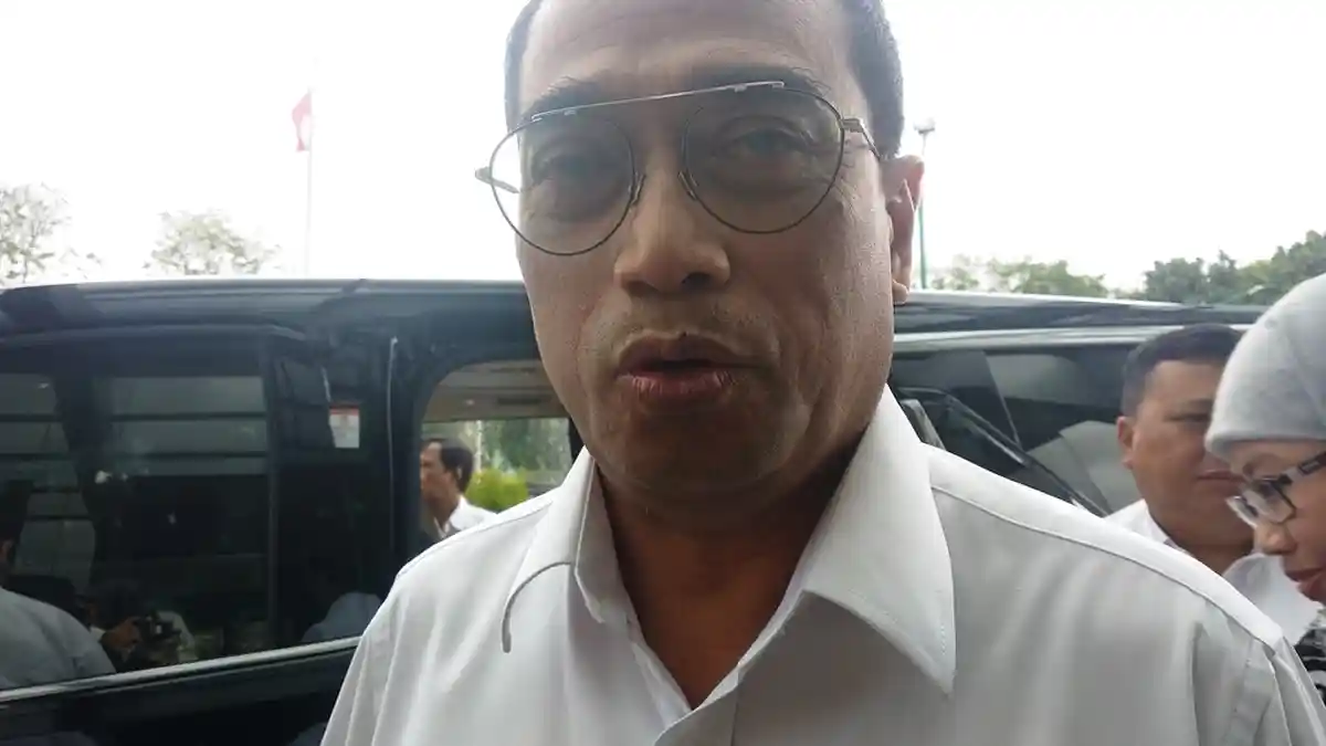 Grab dan Gojek Diminta Gandeng Perusahaan Kendaraan Listrik Lokal