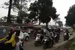 Arus-lalu-lintas-di-Ciater-Subang-terpantau-padat-merayap.jpg