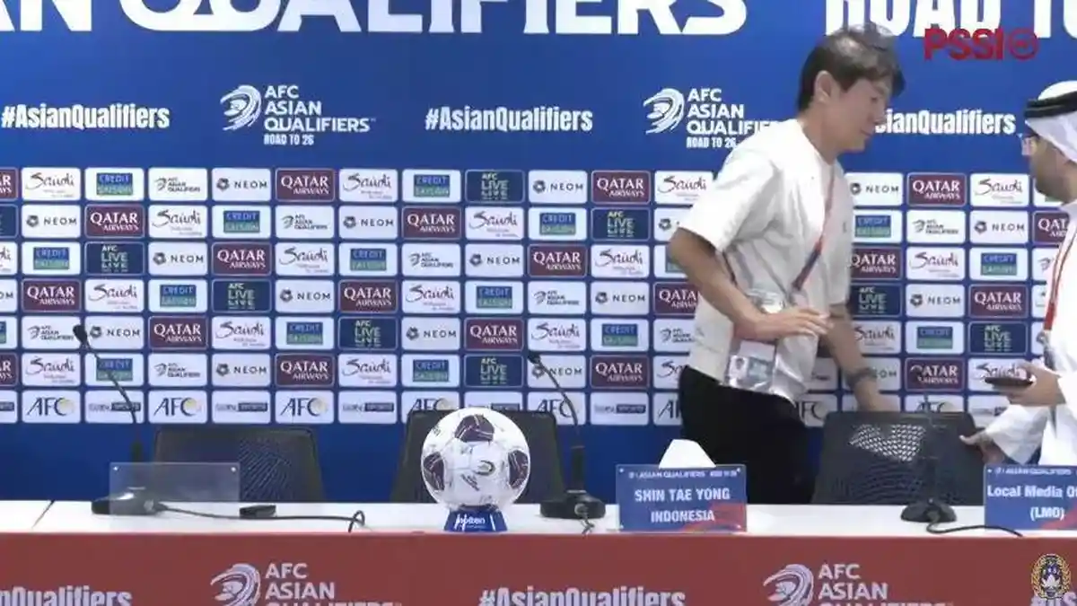 DETIK-DETIK Shin Tae-yong Tolak Salaman dengan Manajemen Timnas Bahrain