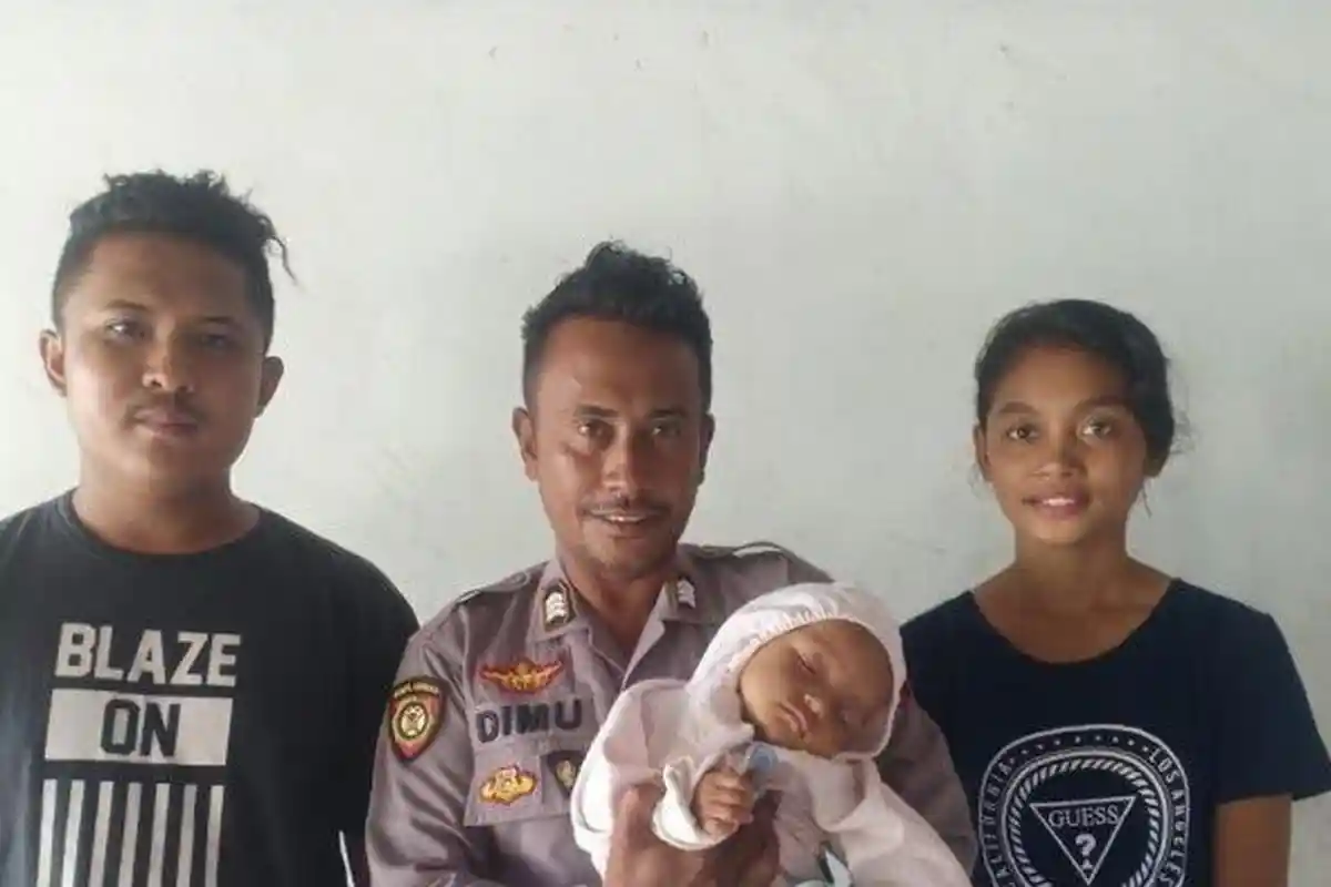 Berhasil Selamatkan Bayi yang Jatuh ke Laut, Polisi di NTT Peroleh Apresiasi dari Kapolda
