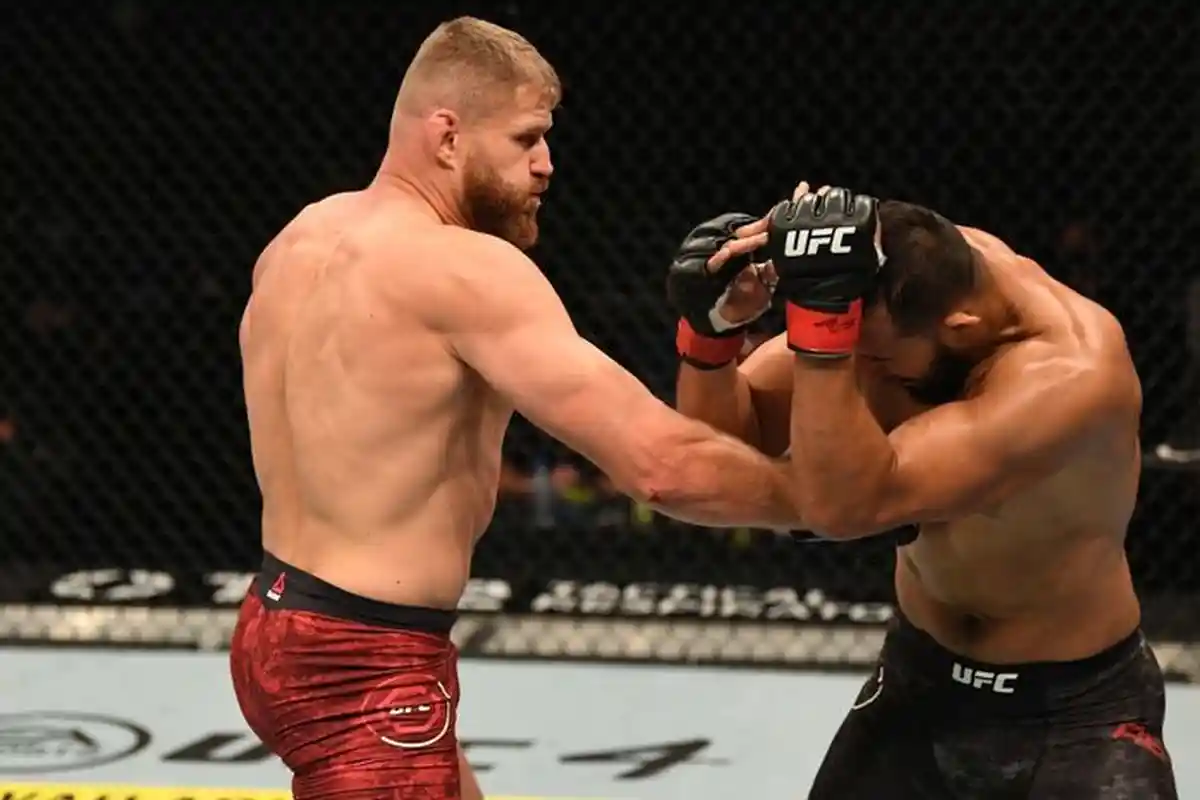 Hasil UFC 259 - Jan Blachhowizc Pertahankan Gelar, Adesanya Kalah Untuk Pertama Kalinya