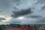 Cuaca-Surabaya-Hari-Ini-Jumat-1-Mei-2026-Didominasi-Berawan-Waspada-Beberapa-Titik-Rawan-Macet.jpg